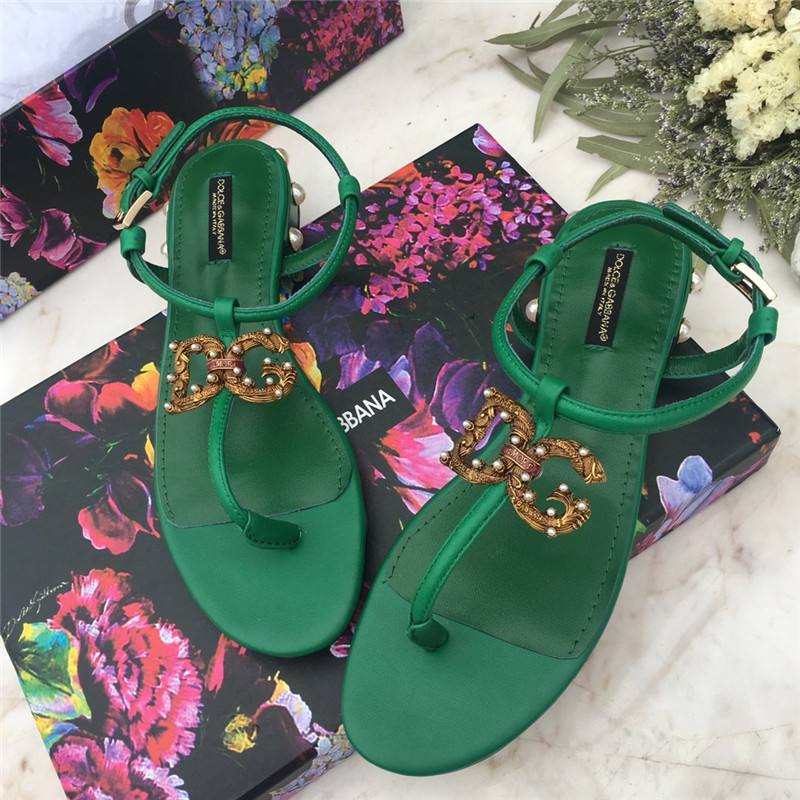 D&g discount flat sandals