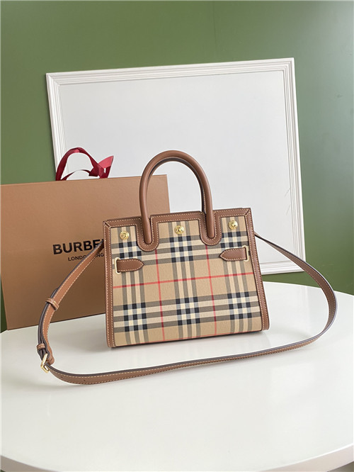 burberry title bag