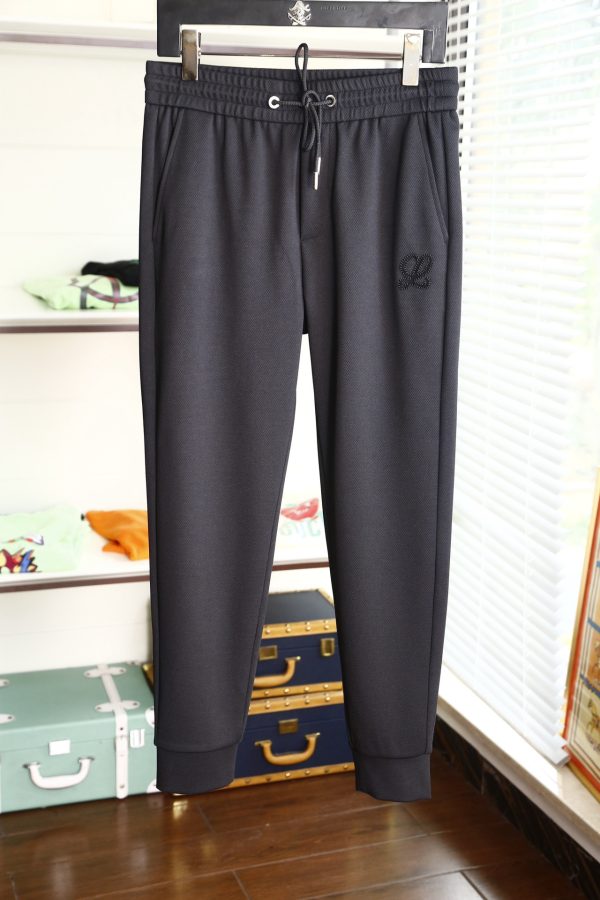 Loewe-2023 Spring/Summer-New products are available at the counters, and the physical store has the best casual trousers - Image 2
