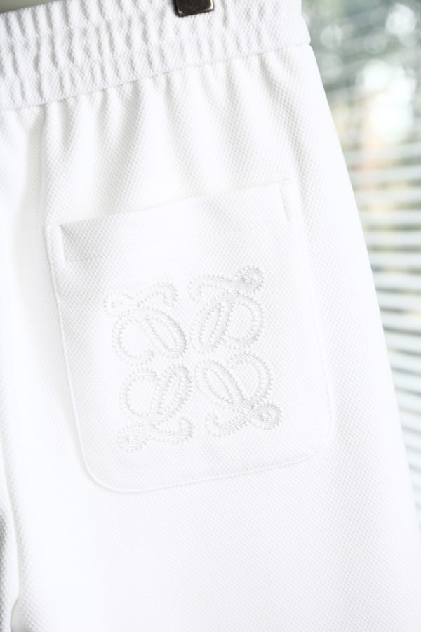 Loewe-2023 Spring/Summer-New products are available at the counters, and the physical store has the best casual trousers - Image 10