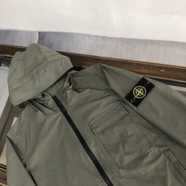 STONE ISLAND Stone Island official website of the same paragraph, a light jacket, the inner fabric has been specially treated, the upper body effect is excellent - Image 3
