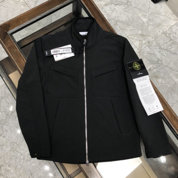 Stone Island Stone Island, the counter is available for sale simultaneously, the original order is ruthless, fashionable and casual hooded jacket