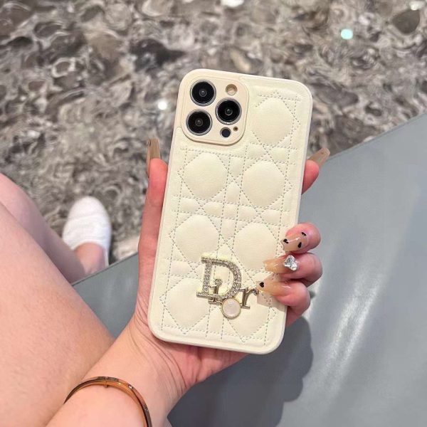 Dior Princess Diana diamond all-inclusive mobile phone case feels comfortable in hand
