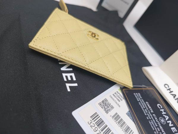 Chanel wallet model A84105 Single pull card bag E - Image 4