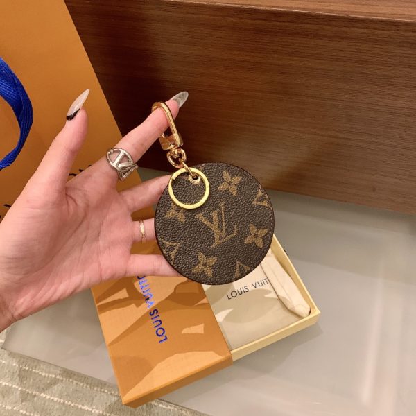 M69317 Monogram Reverse bag and keychain - Image 4
