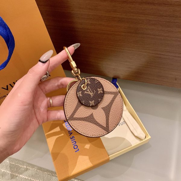 M69317 Monogram Reverse bag and keychain - Image 6