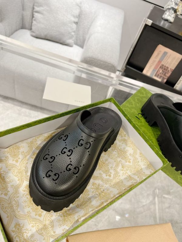 Gucci GG Slides perforated carved shoes black - Image 4