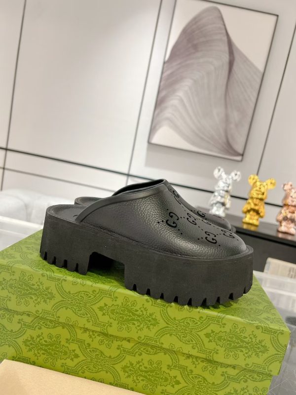 Gucci GG Slides perforated carved shoes black - Image 8