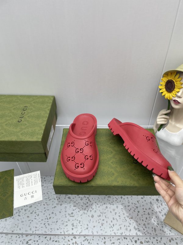 Gucci GG Slides Cave Slippers are versatile couple slippers red - Image 5