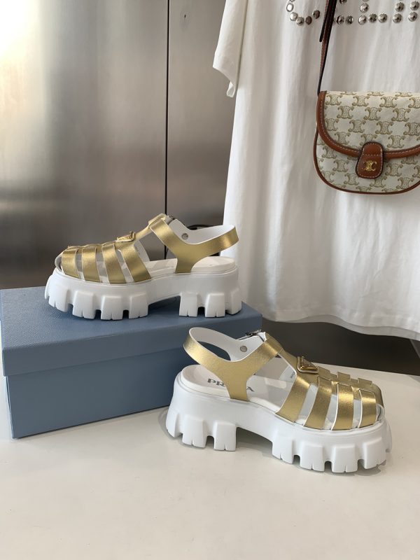 Prada is super hot for the latest spring/summer serrated Roman ultra-light platform sandals J - Image 3