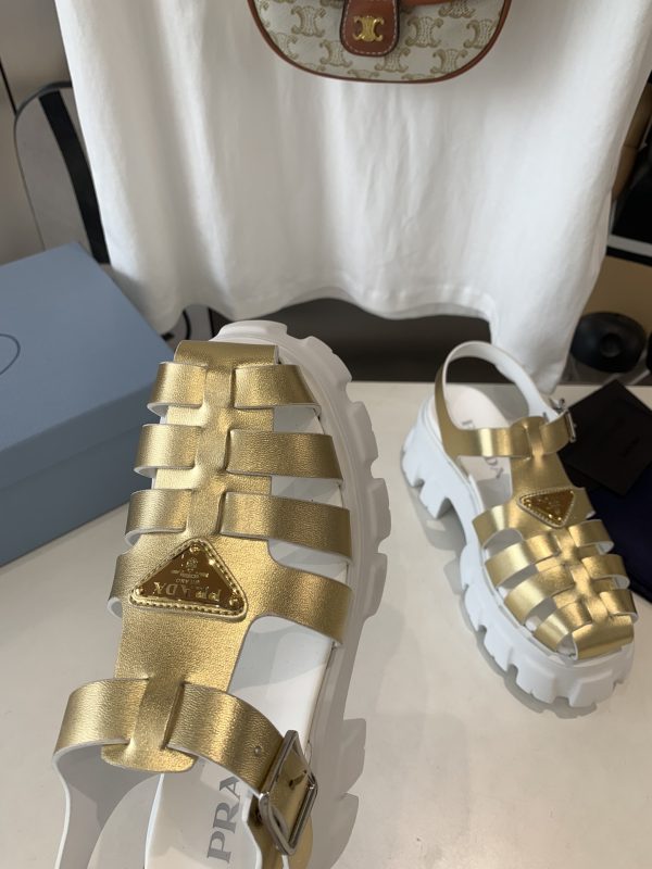 Prada is super hot for the latest spring/summer serrated Roman ultra-light platform sandals J - Image 7