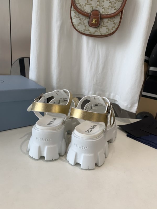 Prada is super hot for the latest spring/summer serrated Roman ultra-light platform sandals J - Image 9