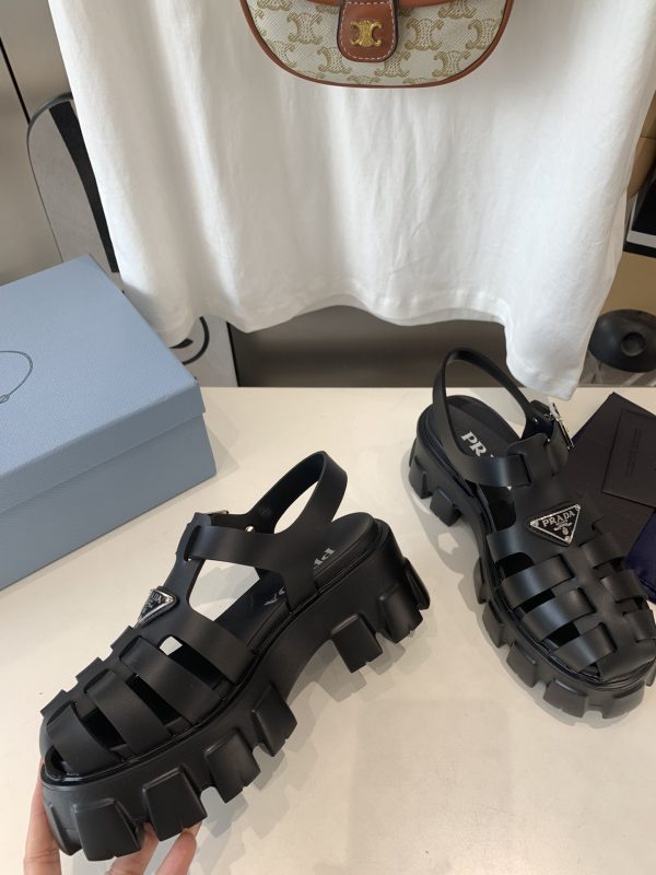 Prada is super hot for the latest spring/summer serrated Roman ultra-light platform sandals H - Image 5