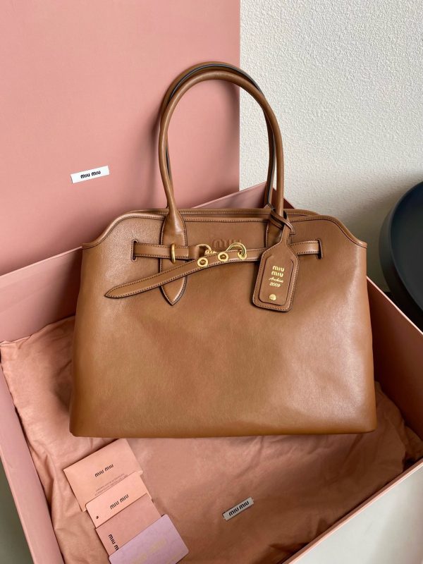 ?????? handbag stylish and fashionable Aventure briefcase brown 0010