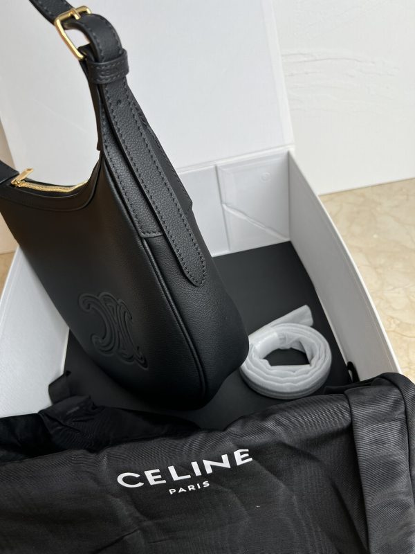 Celine New Small HELOISE HOBO Underarm black - Image 3