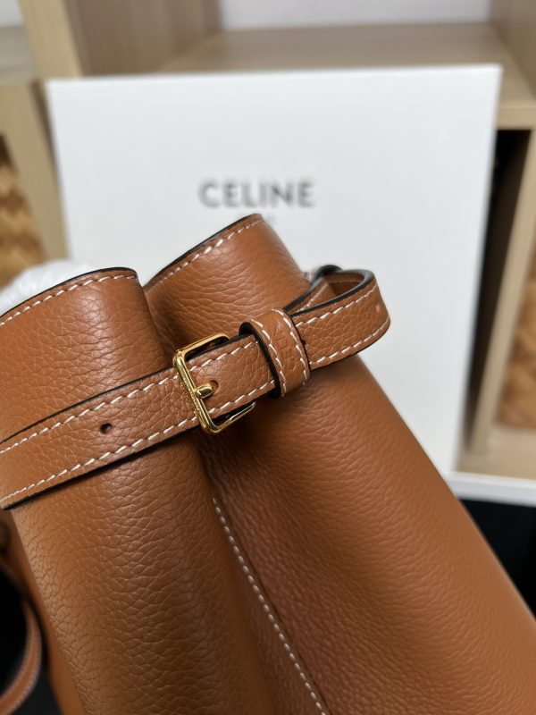 CELINE New Product Launch CABAS ANAIS Grained Cow Leather Handbag yellow-brown - Image 5