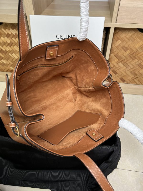 CELINE New Product Launch CABAS ANAIS Grained Cow Leather Handbag yellow-brown - Image 6
