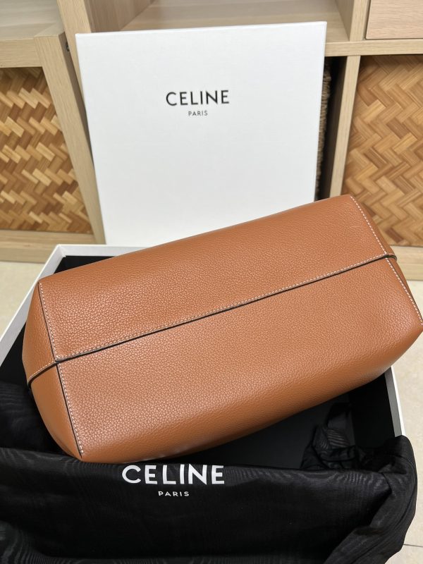 CELINE New Product Launch CABAS ANAIS Grained Cow Leather Handbag yellow-brown - Image 9