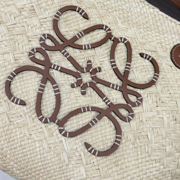 Loewe anagram Basket Bag in Iraca Palm Fiber and Cow Leather - Image 6