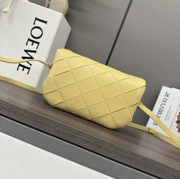 Loewe pleated shiny nappa leather Puffer Goya handbag D - Image 8