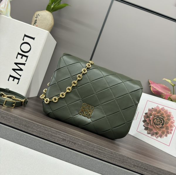 Loewe pleated shiny nappa leather Puffer Goya handbag C