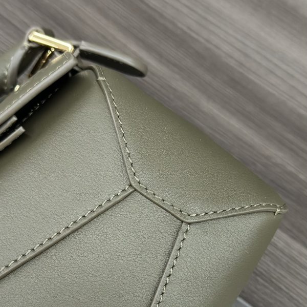 Loewe new cow leather mini Puzzle handbag SSS - Image 4