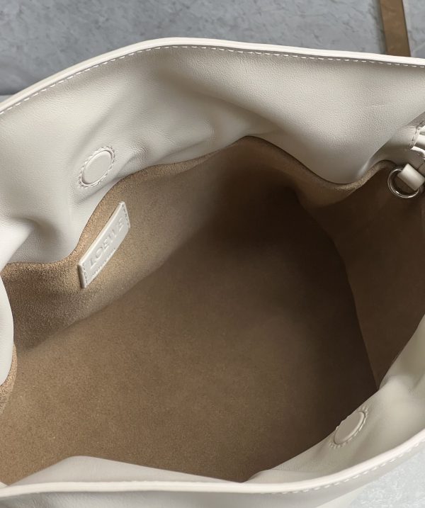 Loewe soft calfskin drawstring is transformed into a lucky bag Flamenco white - Image 8