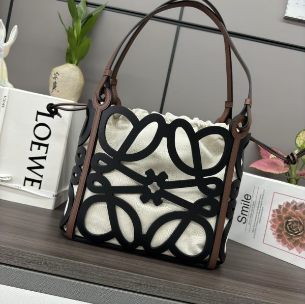 Loewe’s new small hollow cowhide leather Anagram Tote handbag C