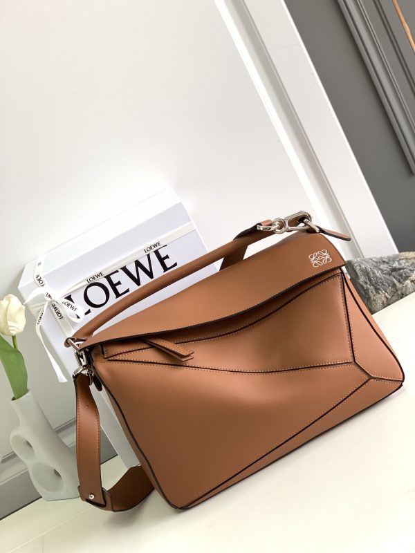 Loewe's new grained cowhide Puzzle Edge handbag A