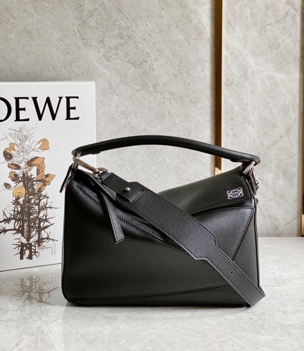 Loewe’s new grained cowhide Puzzle Edge handbag C