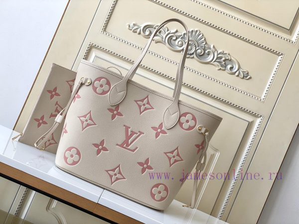 Home Photography M21579 This Neverfull Medium Handbag is made of Monogram Empreinte leather, ms7iuvpe