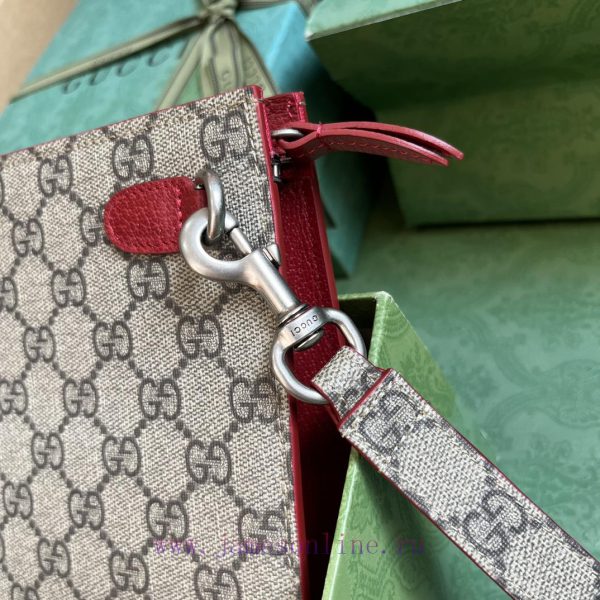 Gucci As the iconic material of the brand, GG Supreme canvas has become the main fabric in G r6u3qhh8 - Image 8