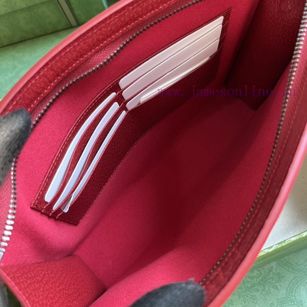 Gucci As the iconic material of the brand, GG Supreme canvas has become the main fabric in G r6u3qhh8 - Image 9
