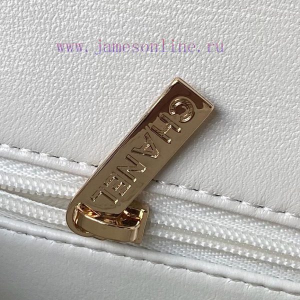 Chanel Bag The new Chanel 24c AS4543 handle cover is wrapped in oil wax leather, with a glos ie4s2xu7 - Image 10