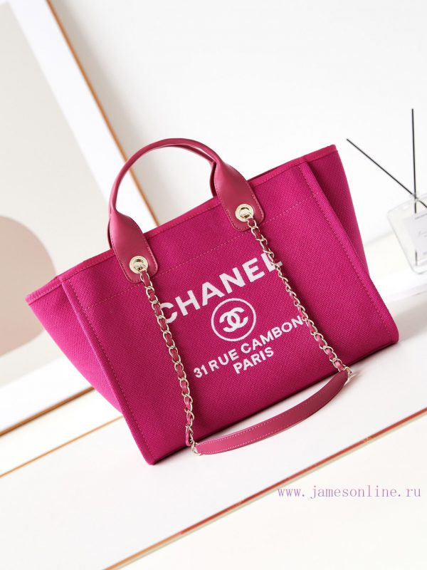Chanel Bag The latest beach bag panda color scheme returns to simplicityThe size is also ver aiiwzo86
