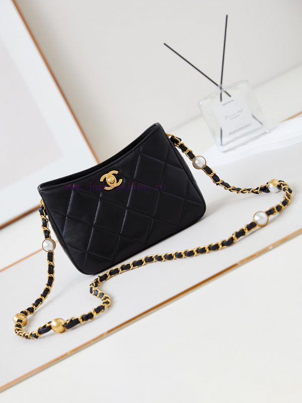 Chanel Bag There is something about 24B pearl. sisters have avoided autumn and winter, but a r42b5lyz
