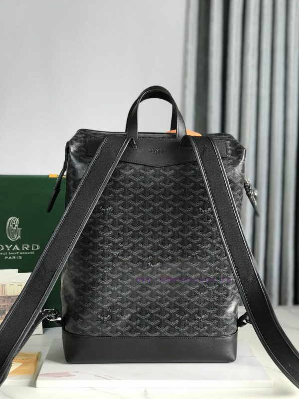 The CisaLoro Pianain backpack is a reissue of the iconic ALoro Pianain backpack, designed fo sv8ro6j3 - Image 4