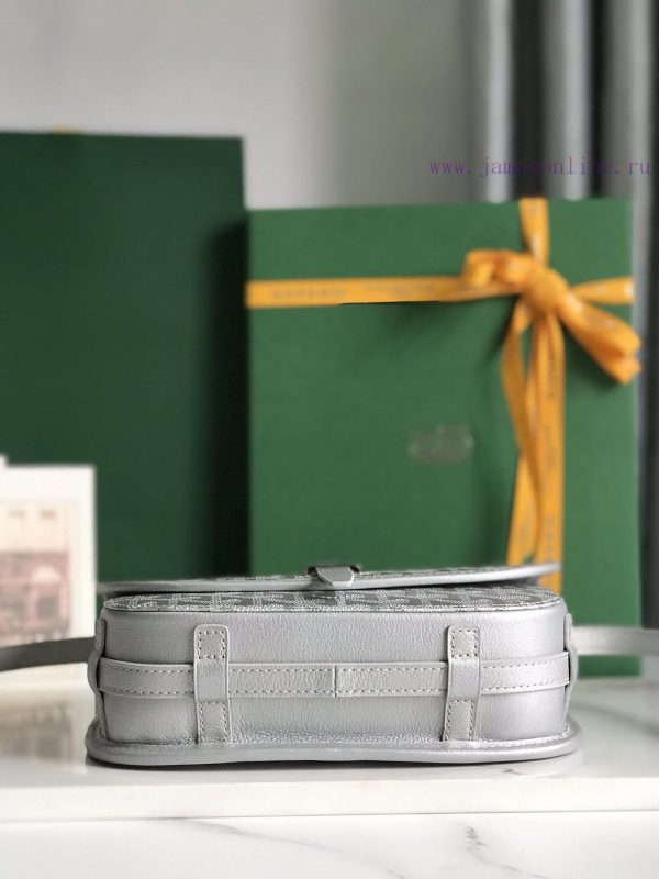 ? Goyard Belv é d è re II Sliver Space SilverThe classic quality of the Belv é d è re bag i q1mu45hi - Image 5
