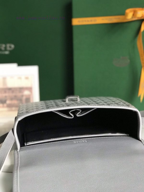 ? Goyard Belv é d è re II Sliver Space SilverThe classic quality of the Belv é d è re bag i q1mu45hi - Image 8
