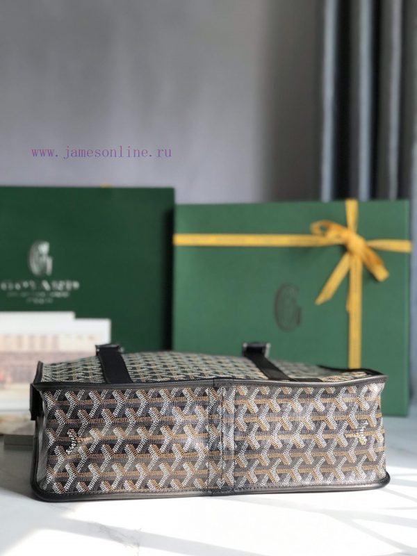 Upgraded gift box Bourgogne vertical briefcase reintroduces the classic works of the 1960s. f9lm8t9a - Image 5