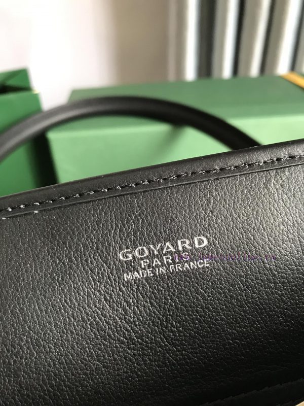 Upgraded gift box Bourgogne vertical briefcase reintroduces the classic works of the 1960s. f9lm8t9a - Image 8