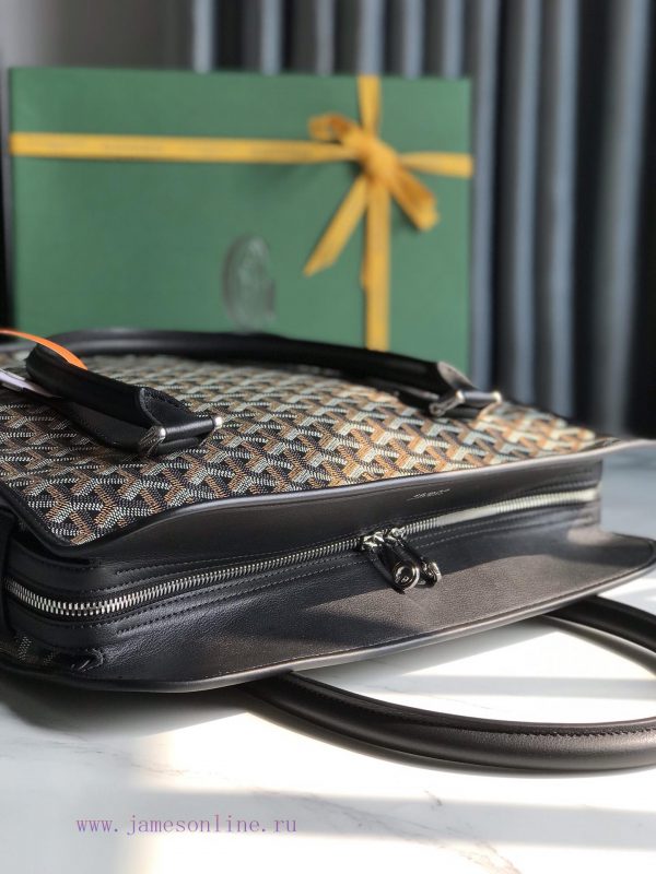 Upgraded gift box Bourgogne vertical briefcase reintroduces the classic works of the 1960s. f9lm8t9a - Image 9