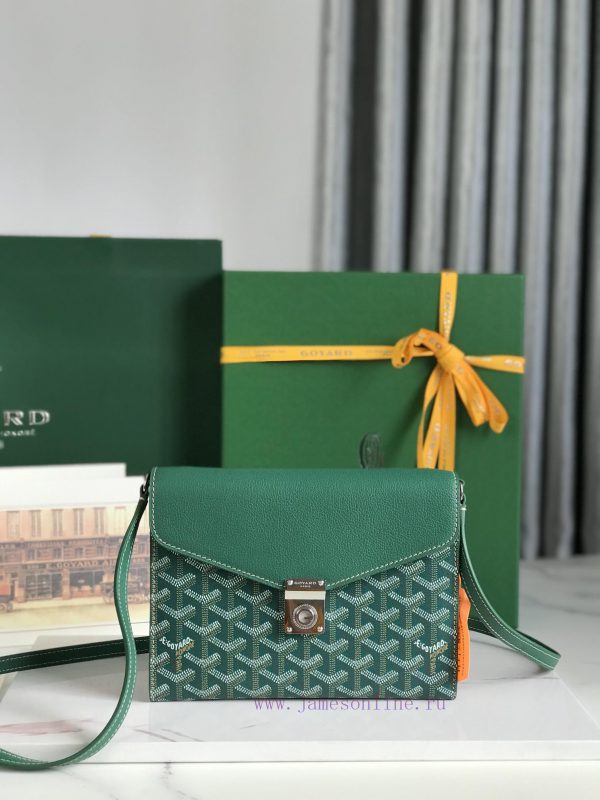 The design of CHYPRE crossbody bag combines the elements of a wallet and a handbag, which is kdi1luch