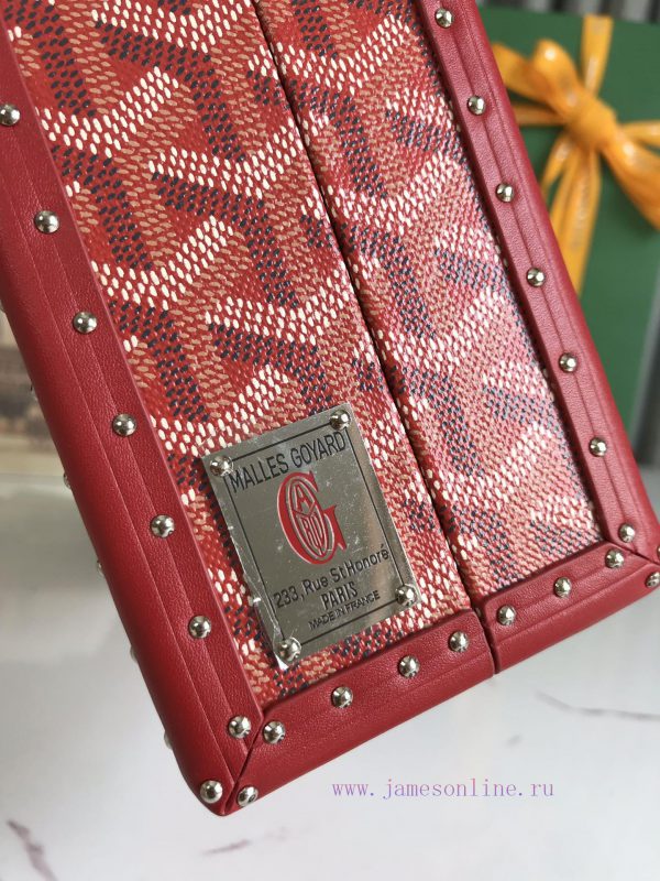 The Grand H ô tel luggage | | | is a pocket sized version of the luggage series, serving as 4ye1oh9x - Image 6