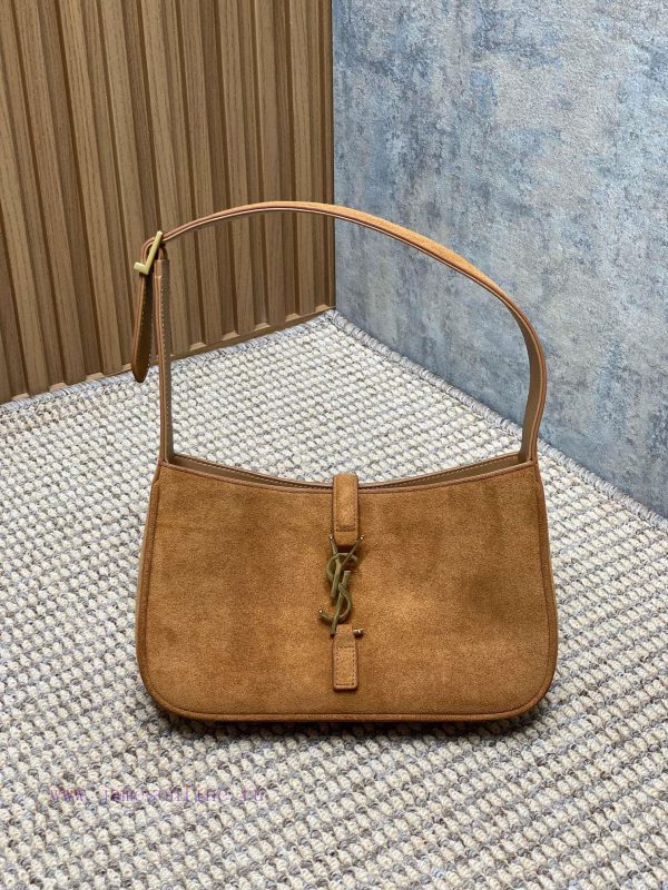 YSL's new underarm bag for spring and summer fashion shows features a minimalist appearance 2xm070lp