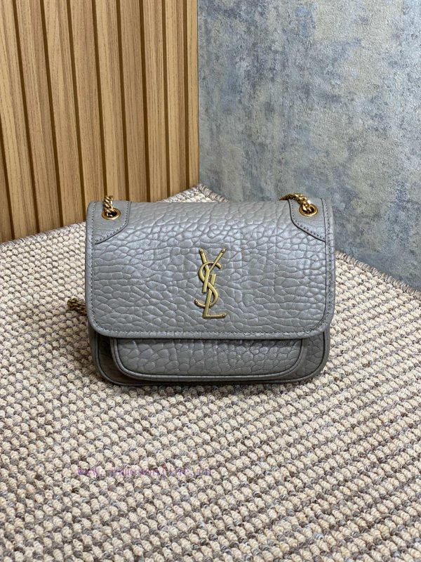 YSL's new Nikki is a bit stylish, classic, and versatile. The brand new retro silver chain l sx3z5aul