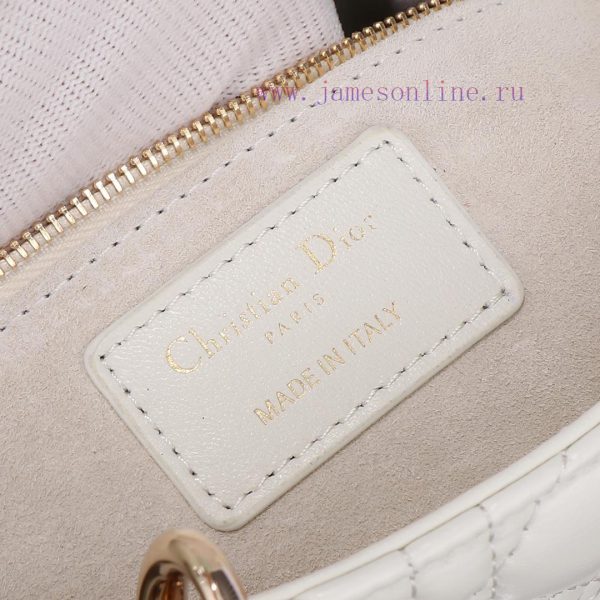 The Lady Dior four grid white, classic Diana handbag embodies Dior's profound insight into e e9x4atdv - Image 8