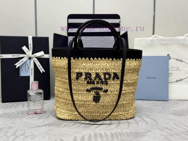 The new grass woven tote bag is 1bg500 medium size, woven fabric tote bag, and the material z7ides5g