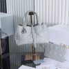 Cloud Grey's new Toujours handbag, this Dior Toujours handbag, made a wonderful debut in the ova22vjf