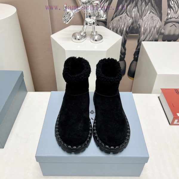Top tierPrada 23vs Autumn/Winter Latest Explosive SeriesRound headed triangular snow bootsNunyzyq3ht